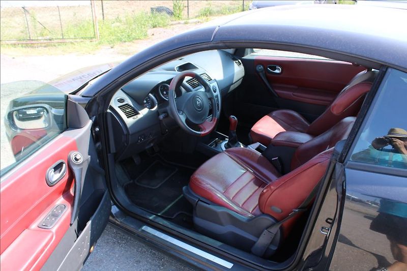 Renault Mégane 1,6 i  STK 4/2028 - fotka 9 z 33