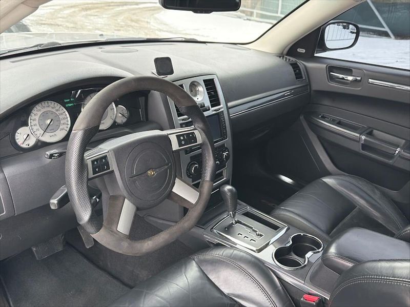 Chrysler 300C 3,0 160 KW SRT PACK - fotka 11 z 33