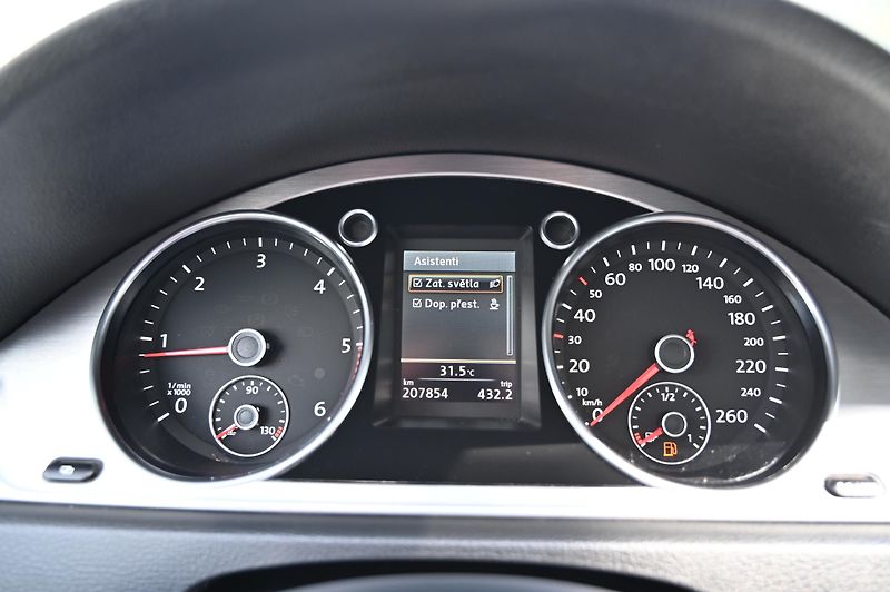 Volkswagen Passat Variant 2.0TDI 103KW Highline  - fotka 25 z 52