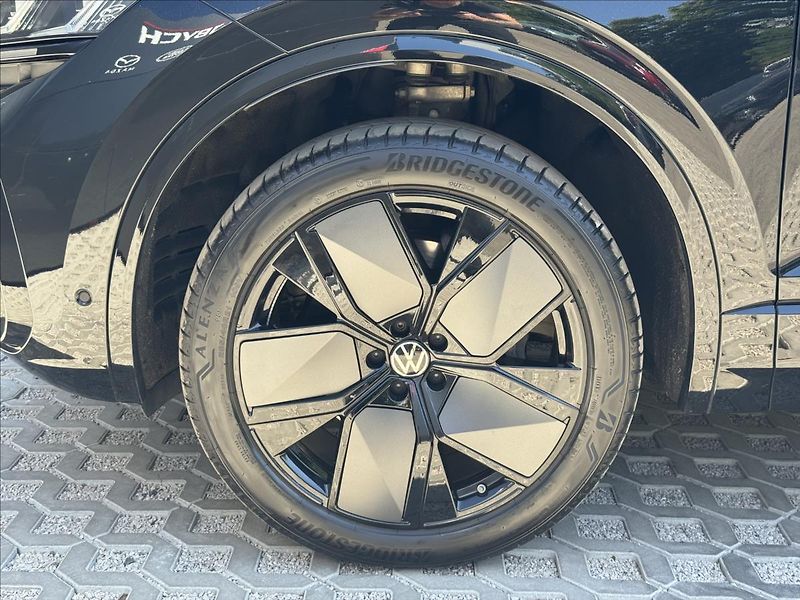 Volkswagen Touareg 3,0 TSI V6 R-Line 4MOT ZÁRUKA - fotka 31 z 37
