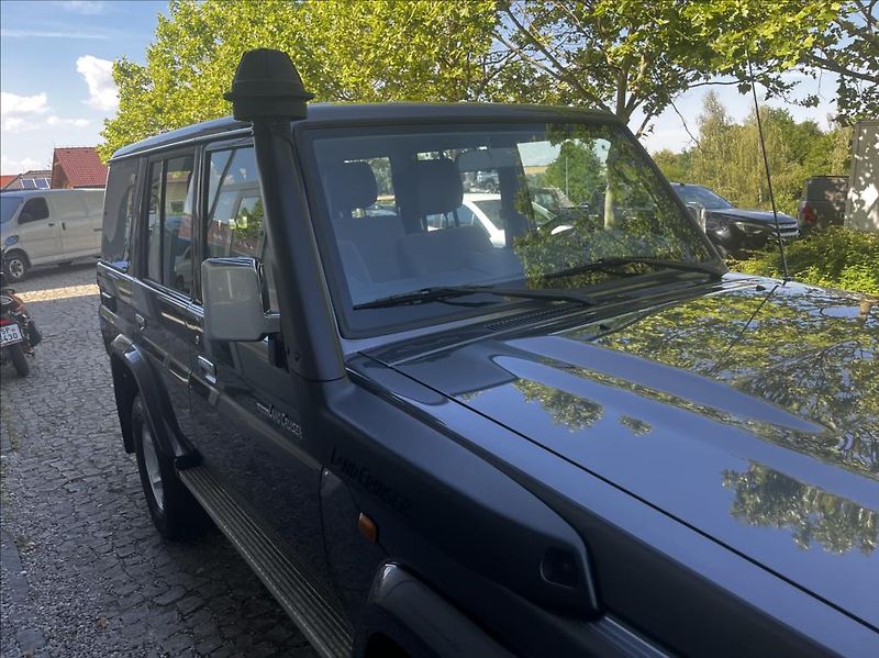 Toyota Land Cruiser GRJ76 4,0 V6 5MT - fotka 29 z 33