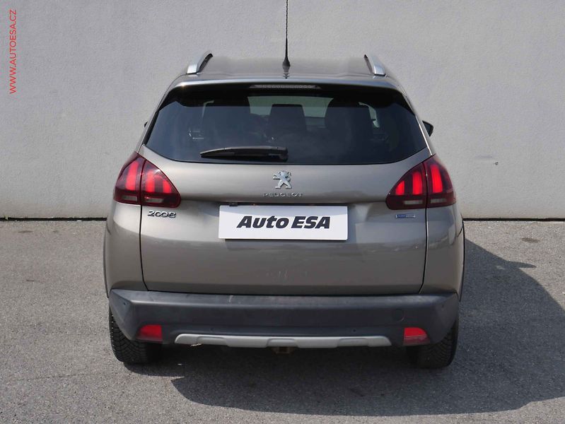 Peugeot 2008 (2016) 1.2PT, 2.maj,ČR, AT - fotka 5 z 15