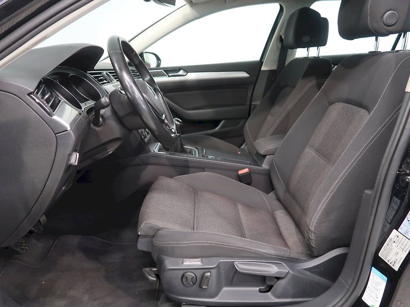 Volkswagen Passat (2017) COMFORTLINE 1.6TDI 88KW - fotka 13 z 37