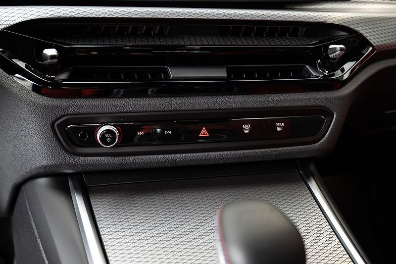 BMW M3 (2026) Competition Touring xDrive Ave - fotka 17 z 29