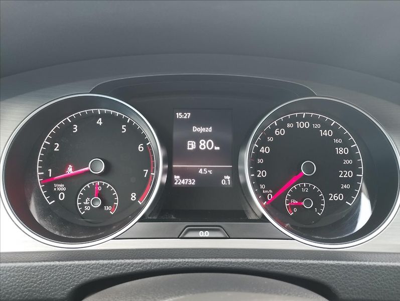 Volkswagen Golf 1,2 TSi 63KW - fotka 11 z 18
