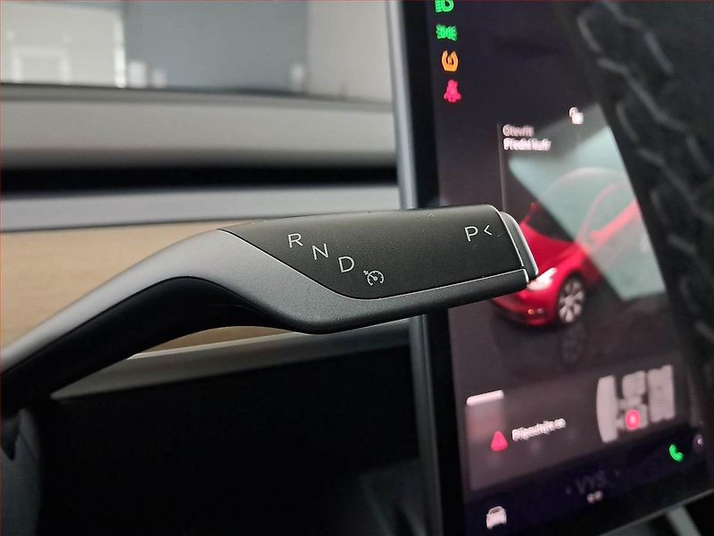 Tesla Model Y (2022) Long Range AWD 79kWh, SoH 91% - fotka 13 z 28