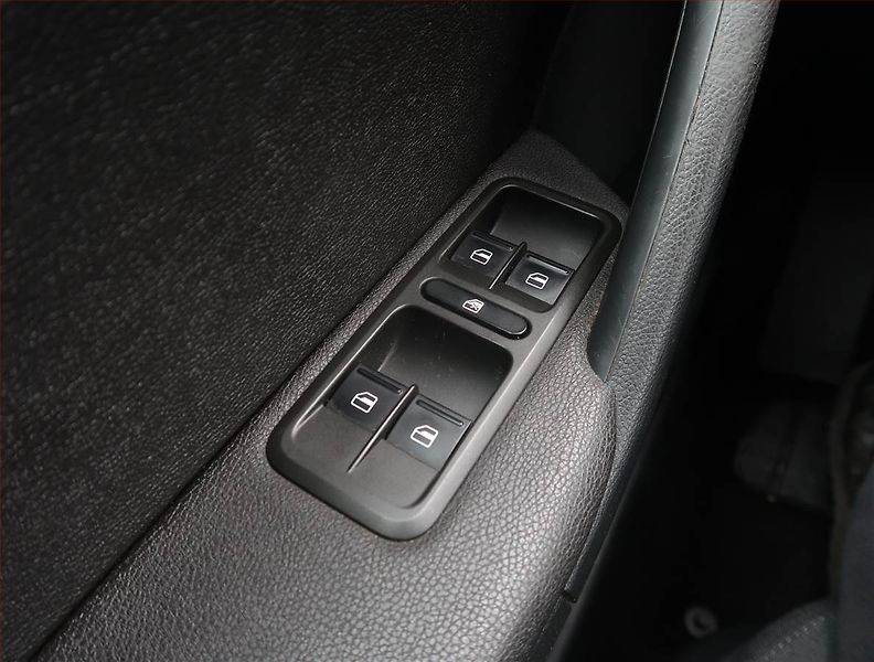 Škoda Yeti (2014) Elegance 2.0 TDI, 4X4 - fotka 19 z 25
