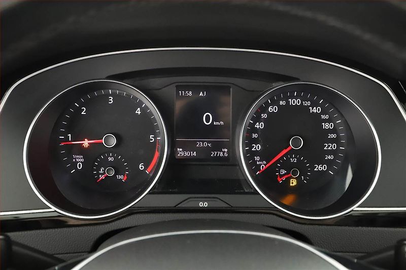 Volkswagen Passat (2016) 2.0 TDI, Navi, Tempomat - fotka 8 z 17