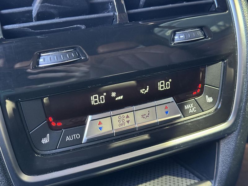 BMW X7 (2022) 40d 250kw M-Packet - fotka 25 z 60