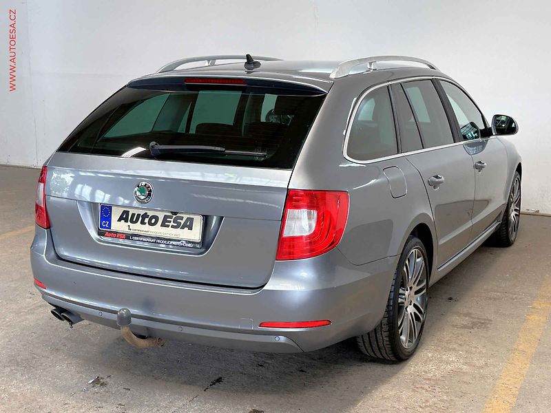 Škoda Superb (2012) 2.0 TDi, Ambition, xenon - fotka 4 z 15