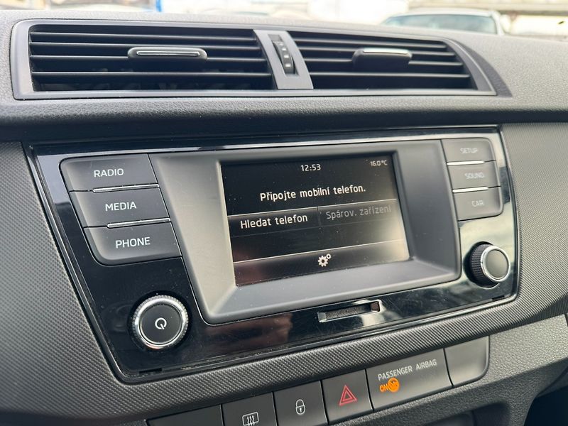 Škoda Fabia (2015) 1,2 TSI 66 KW 2 MAJ. STK - fotka 28 z 44