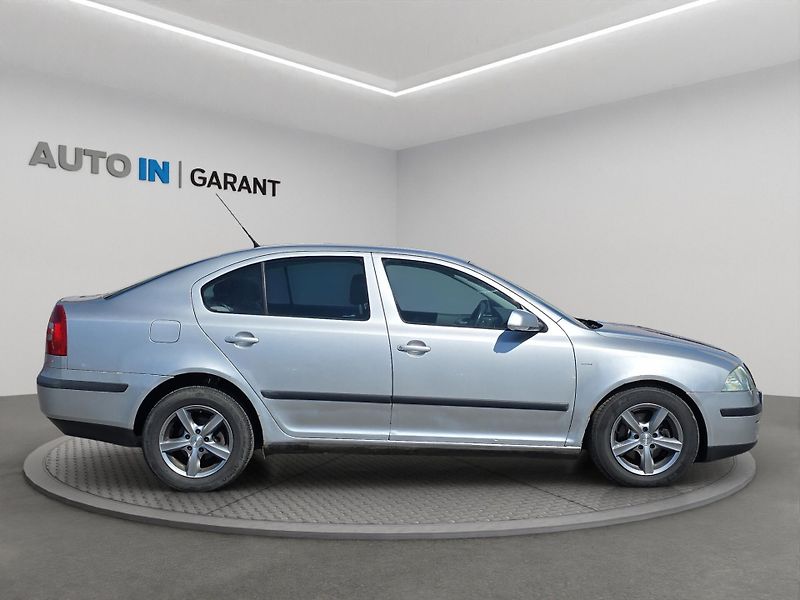 Škoda Octavia (2004) 1.9 TDi 77kw, ČR - fotka 4 z 16