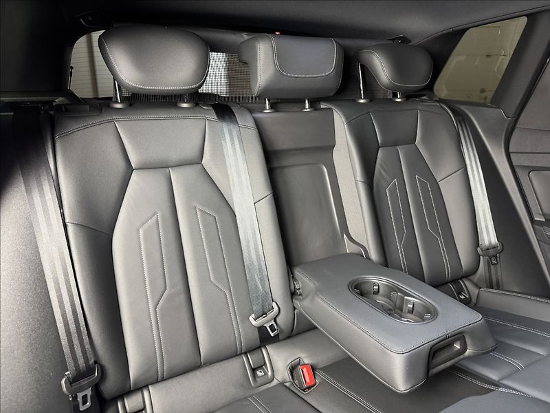 Audi Q4 e-tron 40 S-Line LED Matrix Assist - fotka 17 z 50