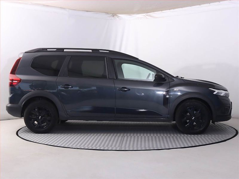 Dacia Jogger (2023) Comfort 1.0 TCe, LPG, Tempomat - fotka 6 z 17