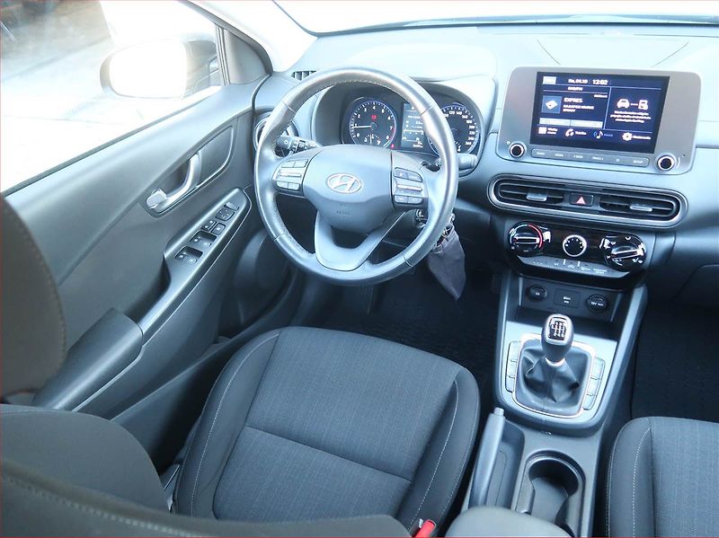 Hyundai Kona (2022) Comfort 1.0 T-GDI, Serv.kniha - fotka 7 z 17