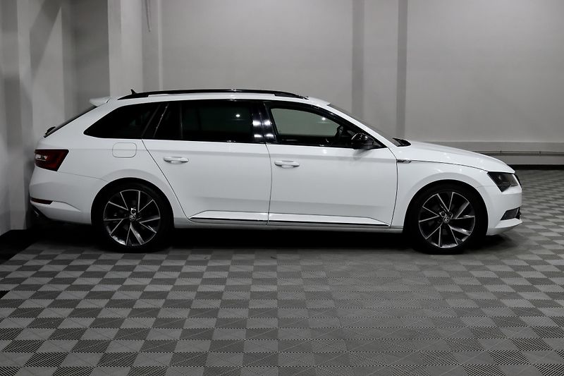 Škoda Superb 3 2.0 TSI 162 kW DSG Sportline - fotka 4 z 48