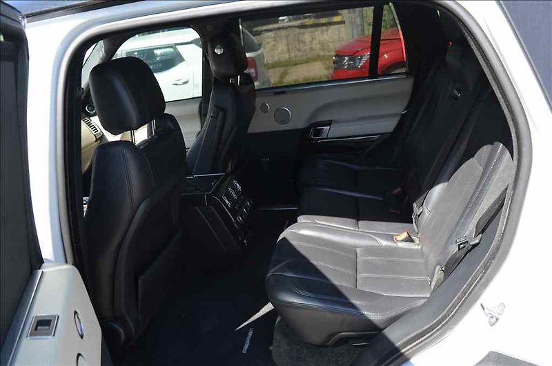 Land Rover Range Rover (2016) 5,0V8 AWD - fotka 16 z 22