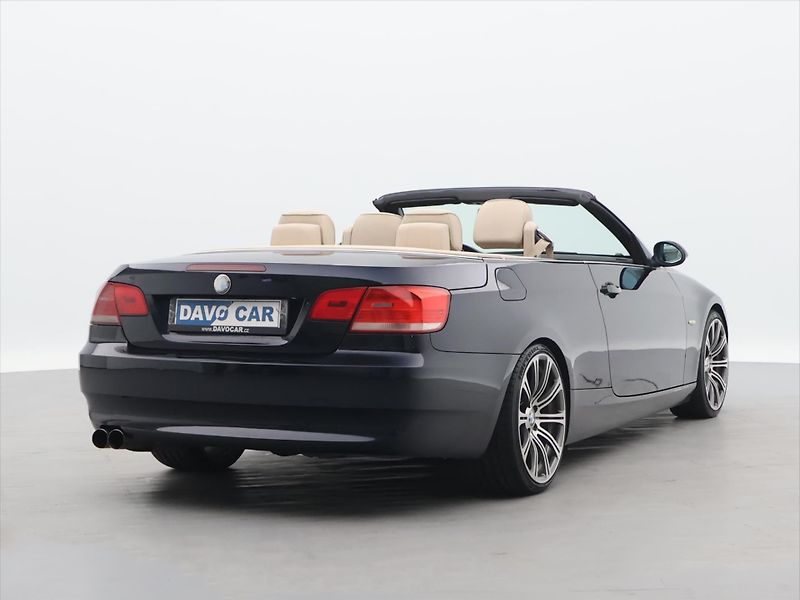 BMW Řada 3 3,0 325i Cabrio 160 kW - fotka 15 z 35