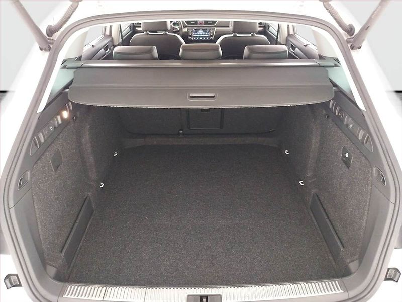 Škoda Superb (2015) Style Plus 2.0 TDI, 4X4 - fotka 14 z 23