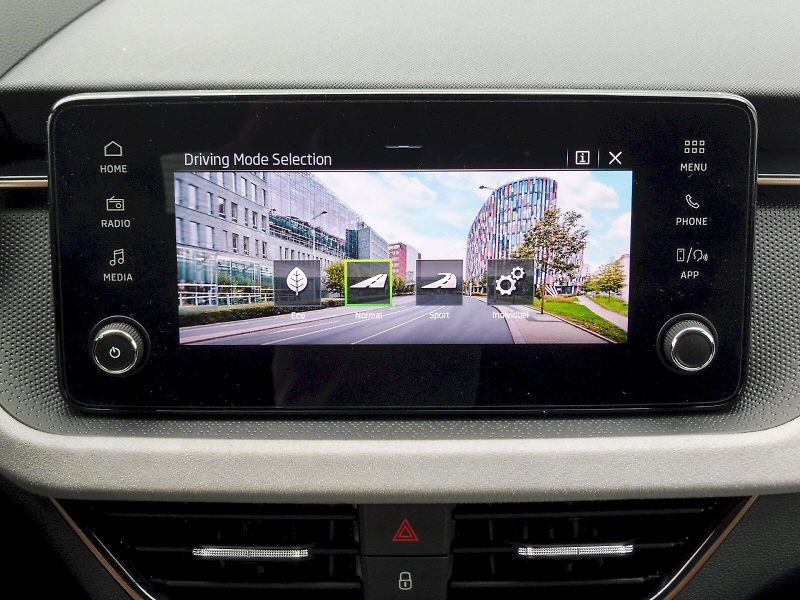 Škoda Kamiq (2025) Top Selection 1,5 TSI 110kW DS - fotka 14 z 29