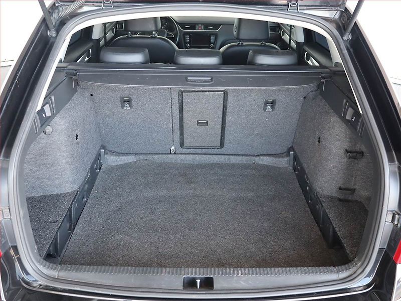 Škoda Octavia (2015) 1.6 TDI, Automat, Navi - fotka 14 z 22
