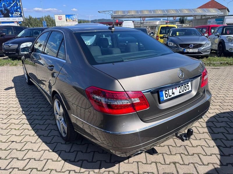 Mercedes-Benz Třídy E (2010) 200 CGI 1,8 135 KW AVANTGARDE - fotka 3 z 50