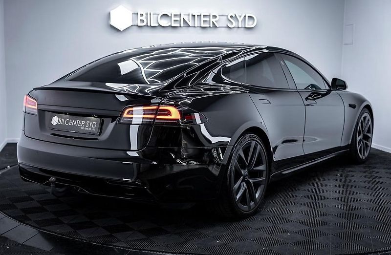 Tesla Model S Plaid AWD Tažné Yoke Panorama - fotka 7 z 25