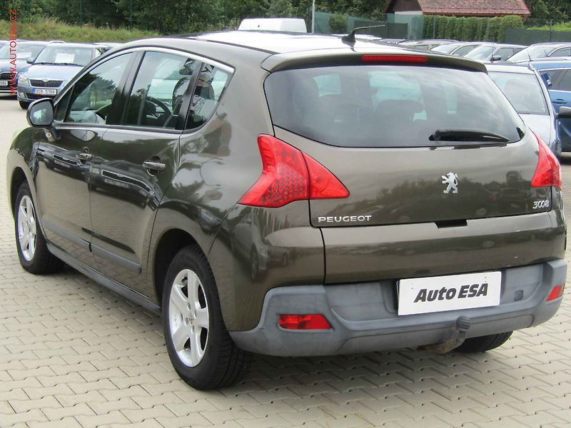 Peugeot 3008 (2010) 2.0HDi, Navi, výhřev sed. - fotka 6 z 14