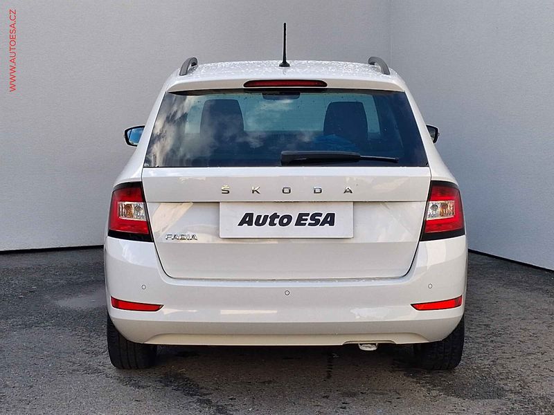 Škoda Fabia (2023) 1.0 TSi, 2.maj,ČR, Ambition - fotka 5 z 17