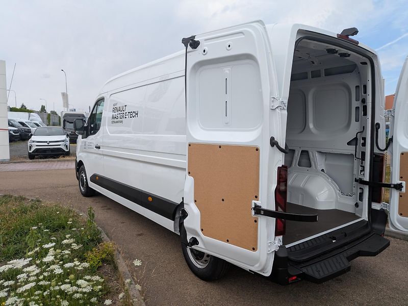 Renault Master (2026) MASTER VAN E-TECH - fotka 9 z 21