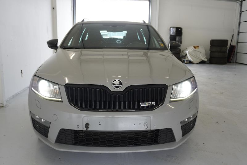 Škoda Octavia RS 2.0 TDi 135 kW MANUÁL - fotka 2 z 26