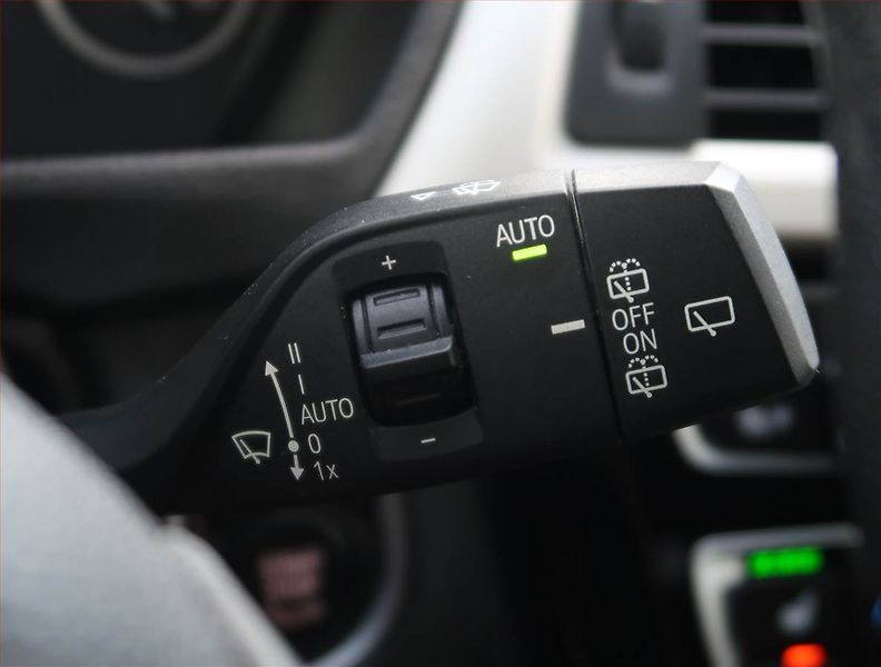 BMW Řada 3 (2018) 318 d, Automat, Serv.kniha - fotka 19 z 23