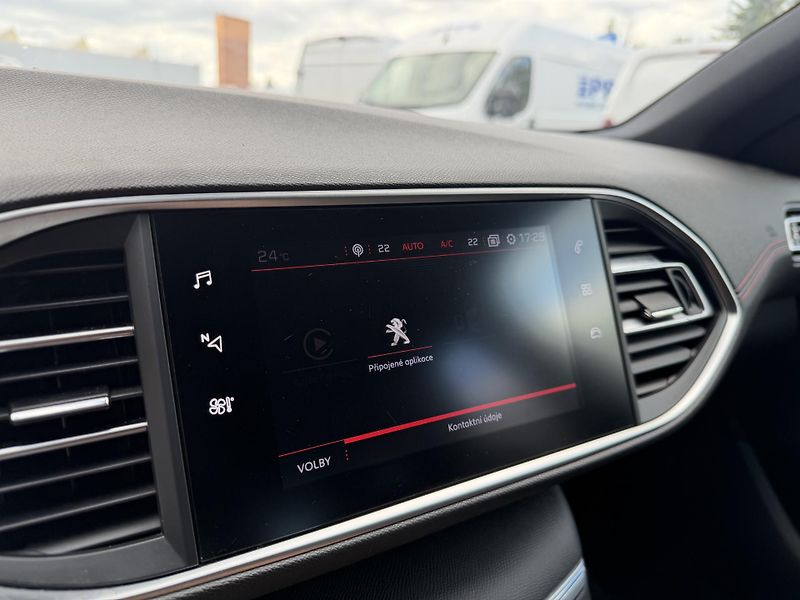 Peugeot 308 (2019) SW GT LINE 1.2 130k EAT8 - fotka 30 z 38