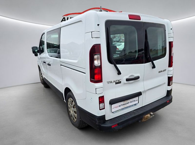 Renault Trafic (2017) 1.6 DCi 92KW 8.místné - fotka 5 z 23