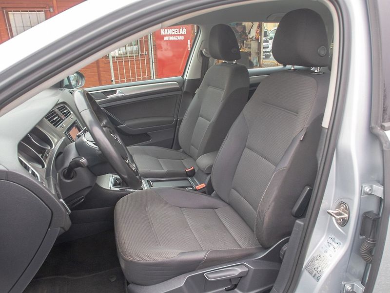 Volkswagen Golf (2014) 12/14 1.6TDI 77KW – NAVIGACE - fotka 15 z 61