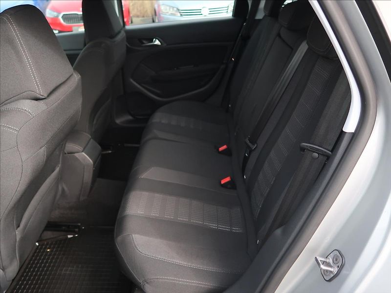 Peugeot 308 2,0 BHDi,110kW,NovéČR,DPH - fotka 17 z 23