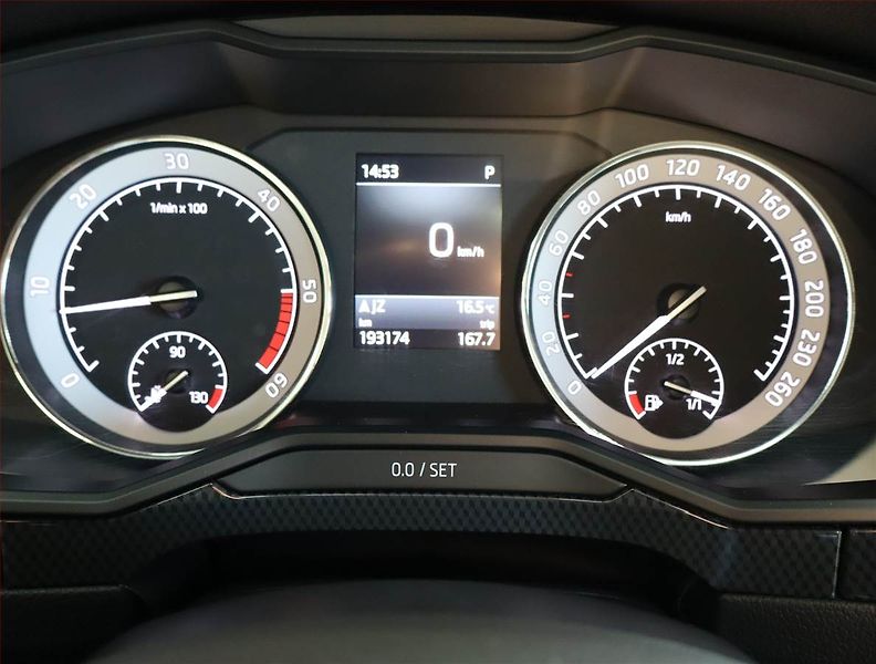 Škoda Superb (2018) Sportline 2.0 TDI, 4X4 - fotka 11 z 31