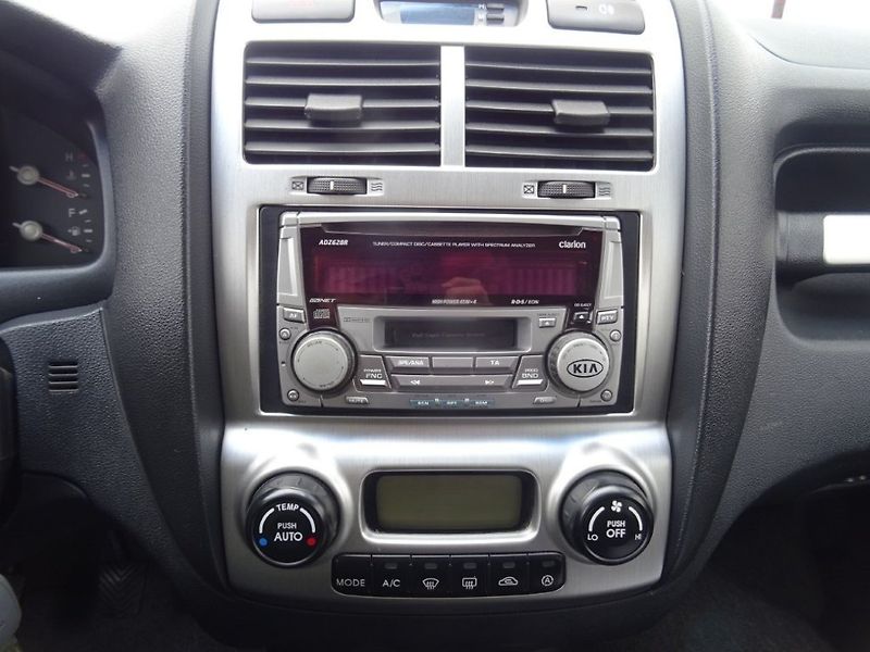 Kia Sportage (2006) 2.0i,104kW,4X4,ALU - fotka 11 z 20
