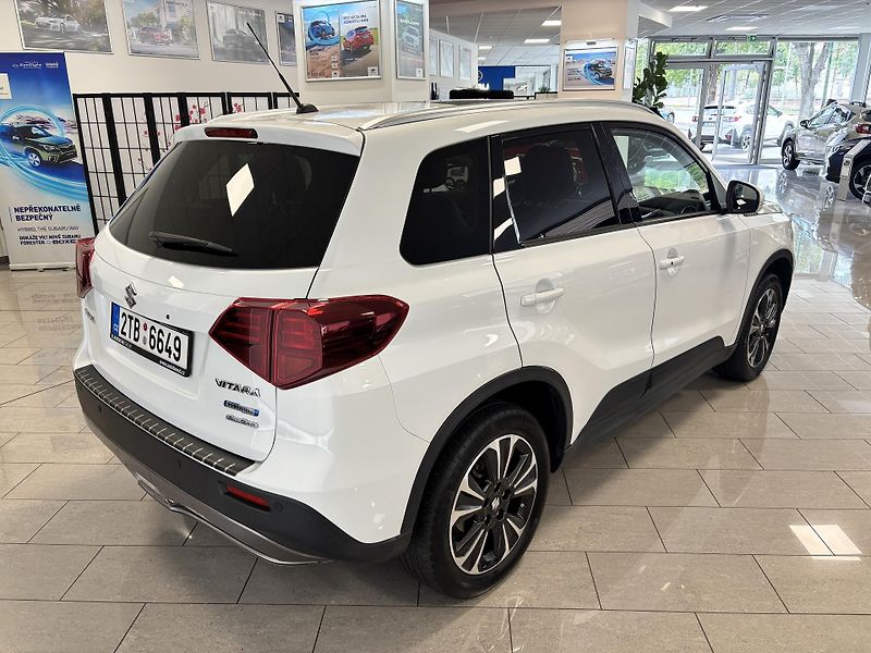Suzuki Vitara 1.4 Elegance Panorama 4x4 6AT - fotka 5 z 48