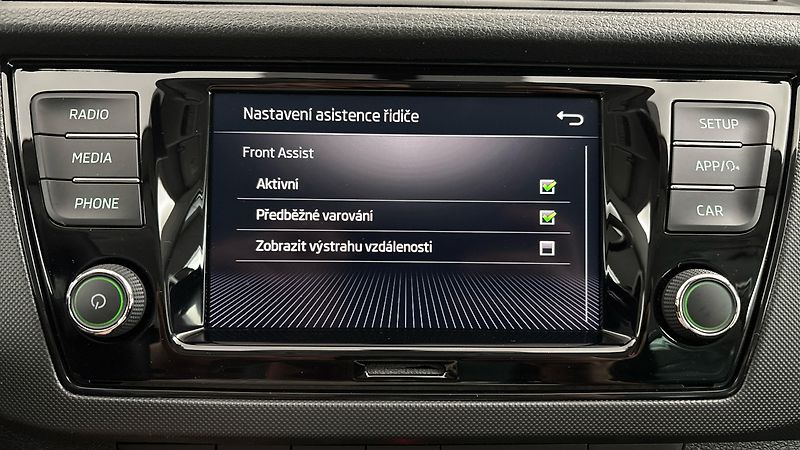 Škoda Fabia 1.0 TSI Ambition Combi - fotka 25 z 25