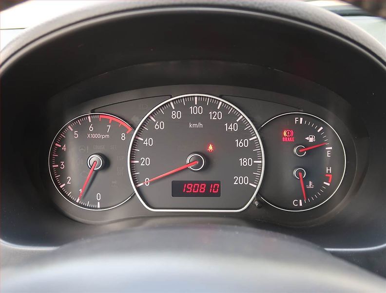 Suzuki SX4 (2007) 1.6 VVT, po STK, Tažné - fotka 11 z 17