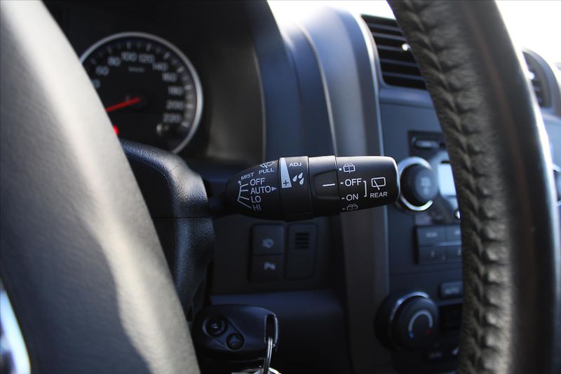 Honda CR-V 2.0i-VTEC 4x4 A/T EXECUTIVE ČR - fotka 17 z 20