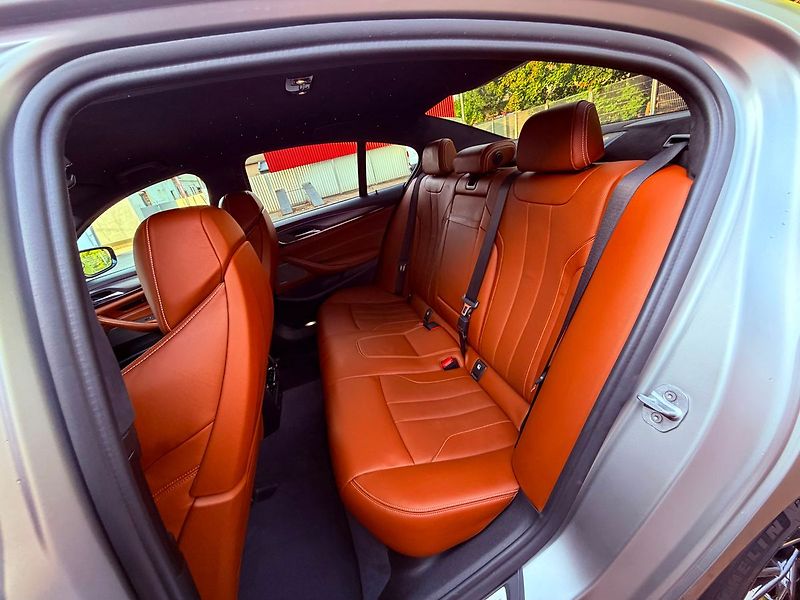 BMW M5 xDrive, H&K, ČR, Carbon - fotka 15 z 42