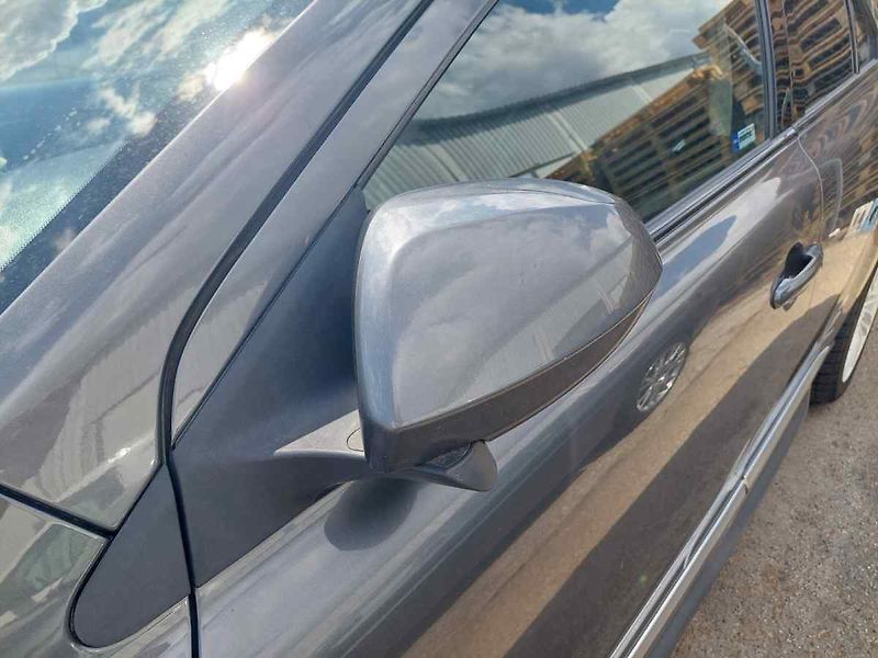 Suzuki Kizashi 2.4 4WD - fotka 15 z 59