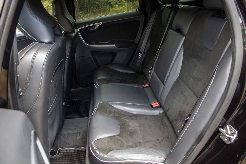 Volvo XC60 Rdesign, nový motor v záruce - fotka 29 z 33