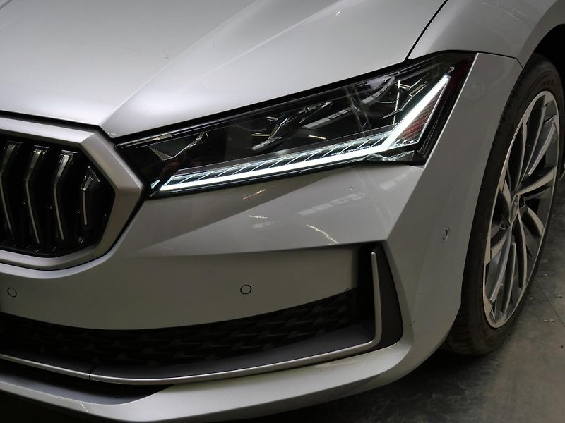 Škoda Superb - fotka 9 z 26