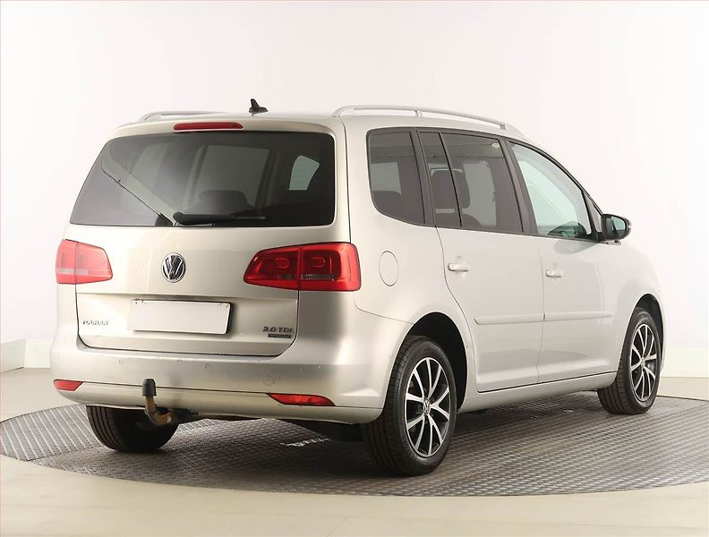 Volkswagen Touran (2011) Comfortline 2.0 TDI, Automat - fotka 5 z 23