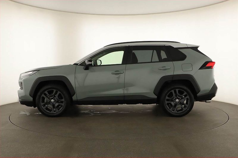 Toyota RAV4 (2025) 2.5 Hybrid, Full LED - fotka 3 z 19