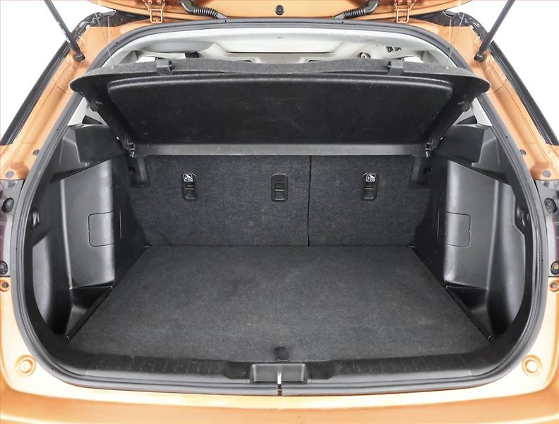 Suzuki Vitara (2016) Premium 1.6 DDiS, 4X4 - fotka 18 z 19