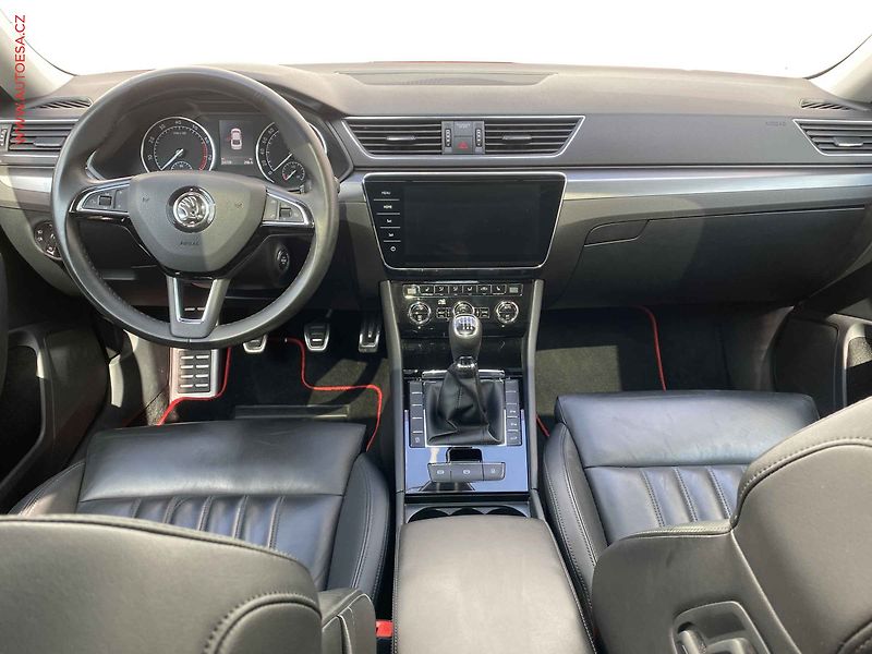 Škoda Superb (2018) 1.4 TSi, Style, bixen, panor - fotka 8 z 19
